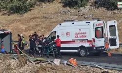 Ziyaret yolunda feci kaza! 1 ölü 15 yaralı