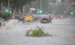 Meteoroloji'den sarı kodlu uyarı! Türkiye genelinde kuvvetli sağanak ve fırtına alarmı