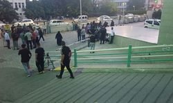Otomobilin çarptığı çocuk yaşamını yitirdi,  hastaneye giden sürücü darp edildi