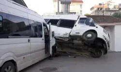 İki minibüs çarpıştı: 5 tarım işçisi yaralandı