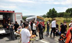 Yolcu minibüsü ile tır çarpıştı: Çok sayıda yaralı var