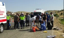 Minibüs ile otomobil çarpıştı: 11 yaralı