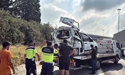 Tır hafif ticari araca çarptı: 2 ölü, 2 yaralı