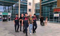 Gözaltına alınan yönetmen Ezel Akay ve kardeşi adliyede