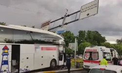 Yolcu otobüsü otomobile çarptı! 2'si ağır 30 yaralı