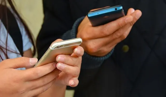 Bakan Uraloğlu rakam verdi:  Telefonunu değiştirmek zorunda kalacaklar