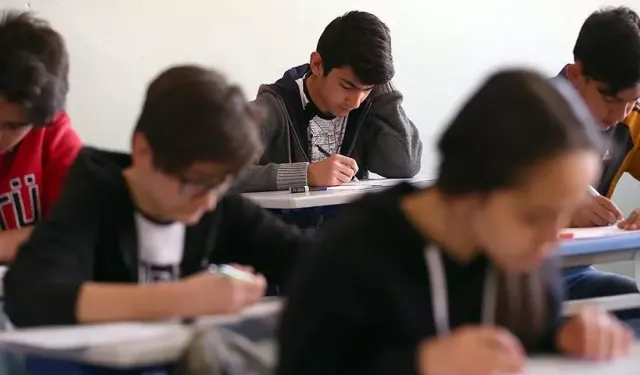 Liselerde bağımlılıkla mücadele programı devreye alınıyor