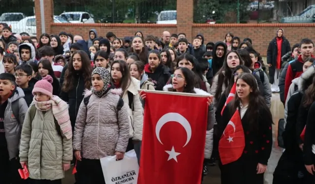Yarıyıl sonrası ilk ders zili çaldı: İlk ders Bayrak sevgisi