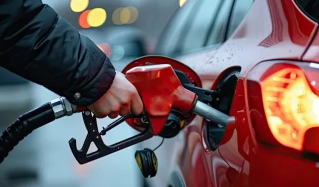 Akaryakıta çifte zam geldi: İşte 28 Nisan güncel benzin ve motorin fiyatları