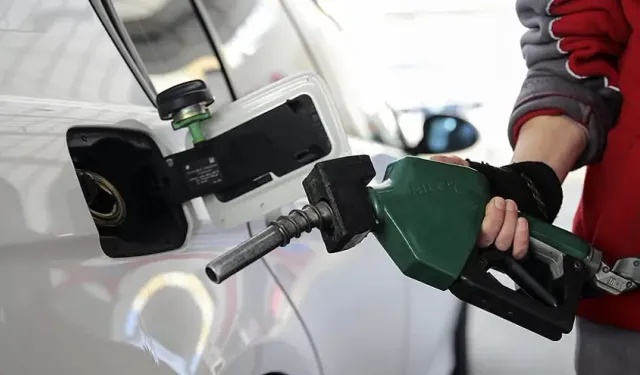 Motorin ve benzine indirim geldi