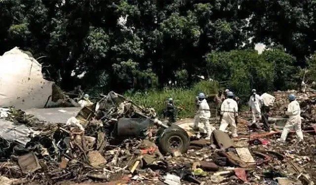 Ülke şokta! Yolcu uçağı düştü, kurtulan olmadı