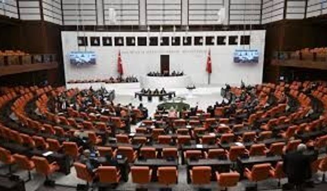 Mecliste tansiyon yükseldi: Milletvekilleri tartıştı