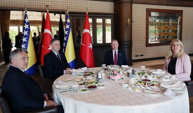 Cumhurbaşkanı Erdoğan, Bosna Hersek Devlet Başkanlığı Konseyi üyeleriyle görüştü