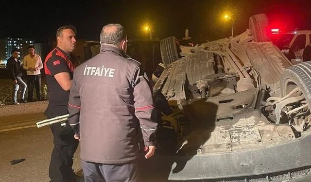 Hasta taşıyan ambulans le cip çarpıştı: 4 yaralı