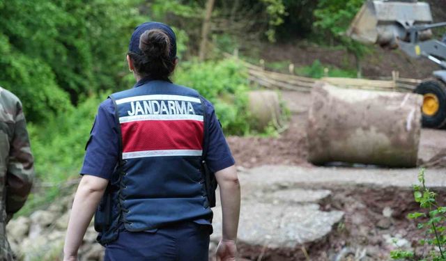 Bayram ziyareti dönüşü felaket:  ATV araçla dereye düşen anne-oğul can verdi