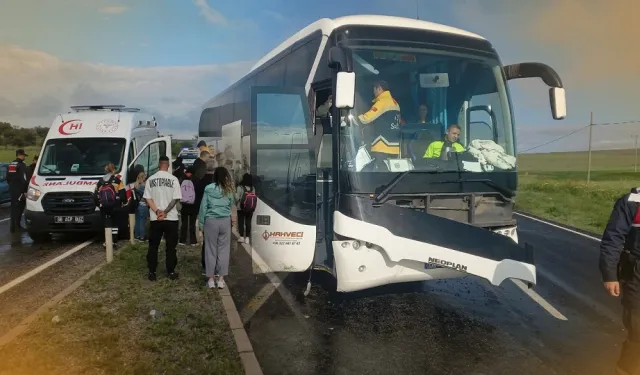 Tur otobüsü kaza yaptı: 16 yaralı