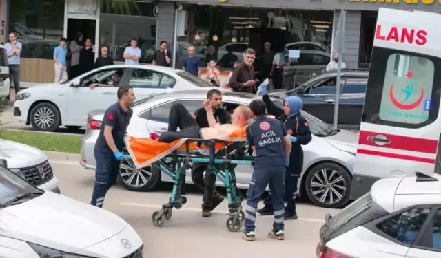 Yol kavgası : 1'i polis 5 kişi yaralandı