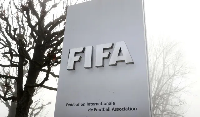 FIFA'dan 3 Türk kulübüne 3'er dönem transfer yasağı!