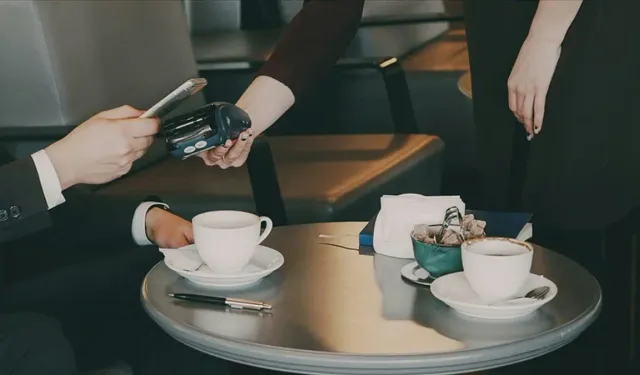 Servis ücreti alan restorana rekor ceza!