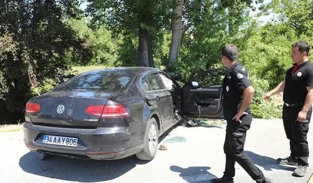 Otomobil ağaca çarptı: 2 ölü, 4 ağır yaralı