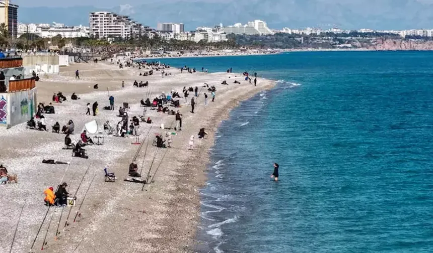 Antalya'da iki ayrı mevsim bir arada