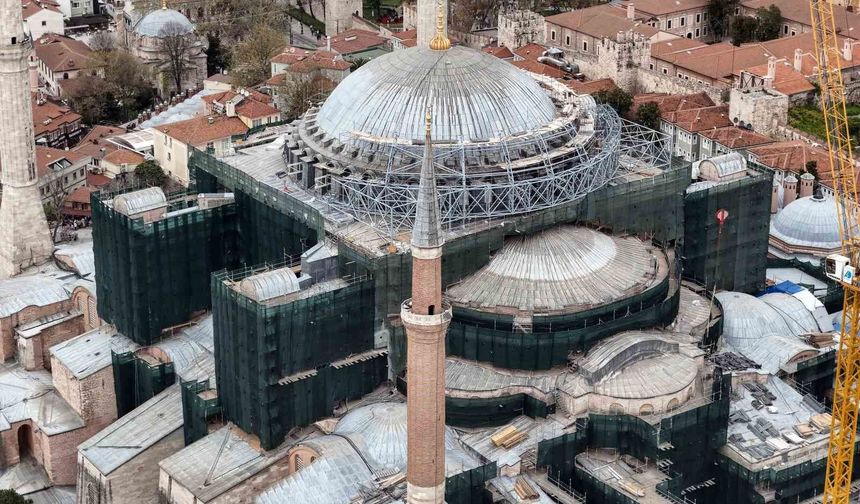Ayasofya'da dev restorasyon: Kubbe kapatılıyor