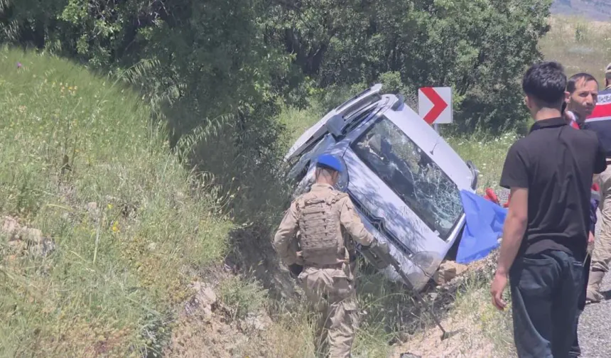 Ağabey kardeşinin aracını taradı: Sürücü öldü, eşi ağır yaralı