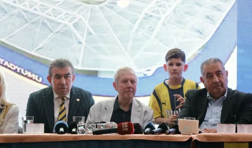 Aziz Yıldırım Kocaeli'de Fenerbahçelilerle buluştu