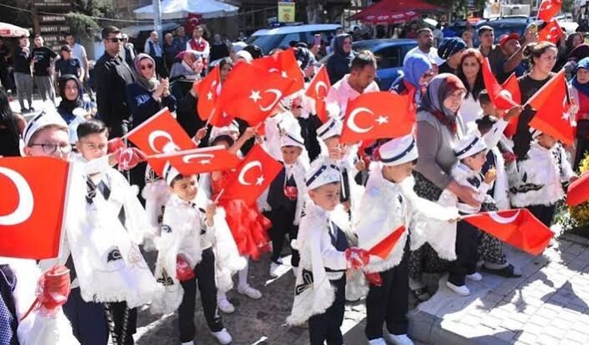 25 çocuk için toplu sünnet şöleni düzenlendi