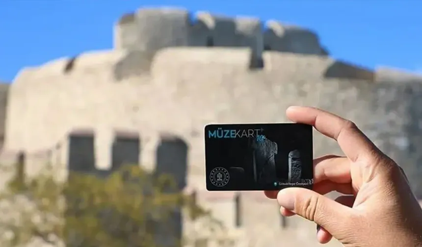 Bakan Bak'tan gençlere ücretsiz müze kart mijdesi!